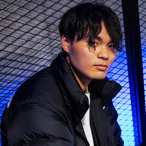 シュウジ