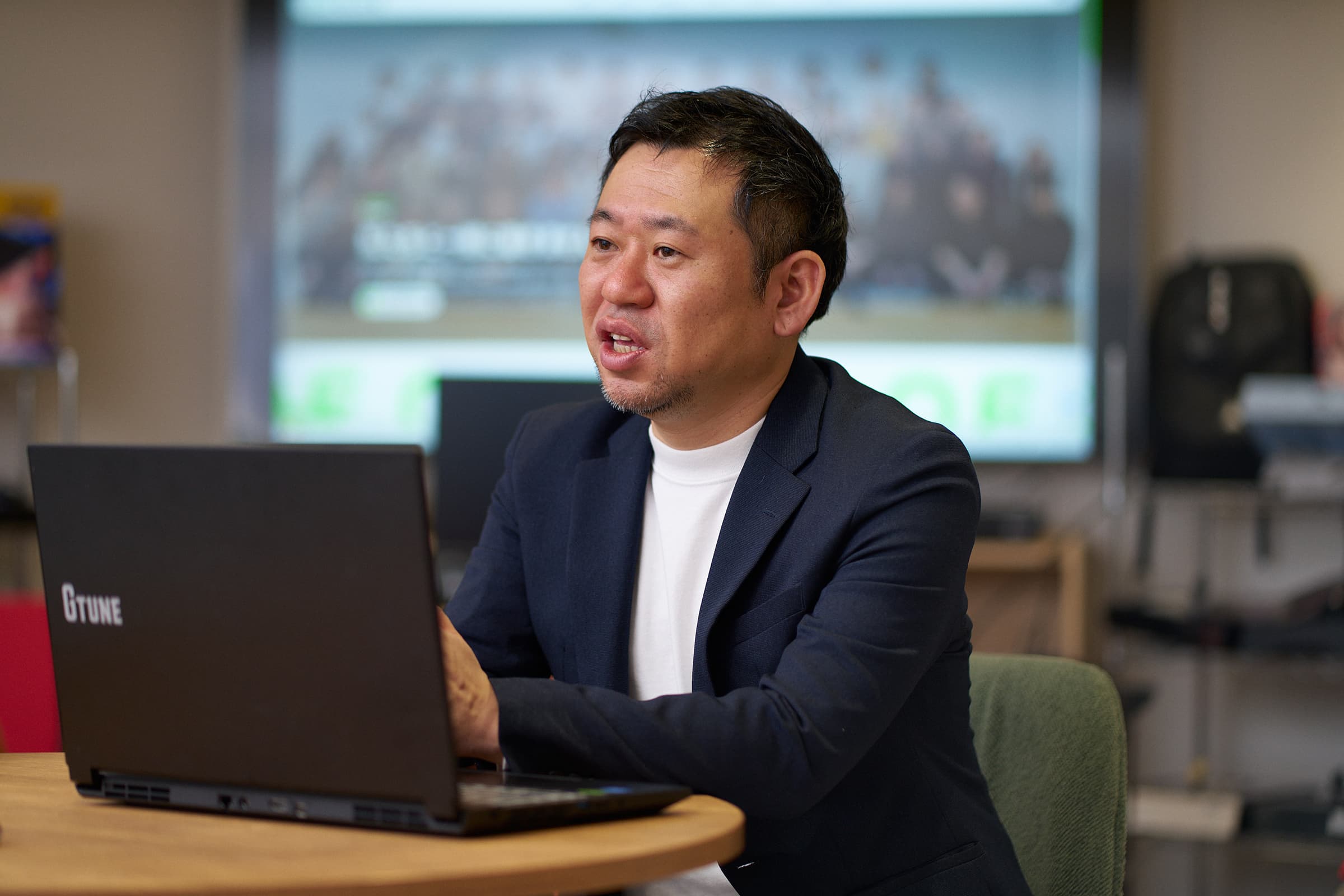 インタビューの様子