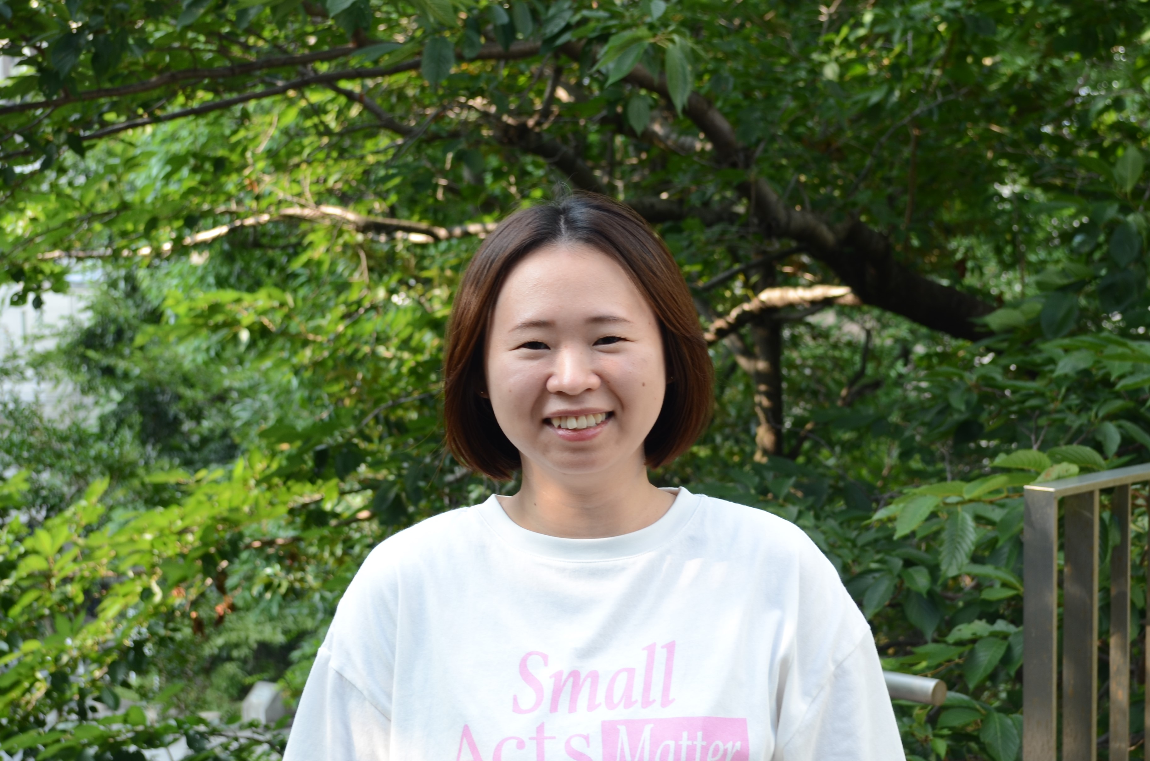 菅野詩織 氏