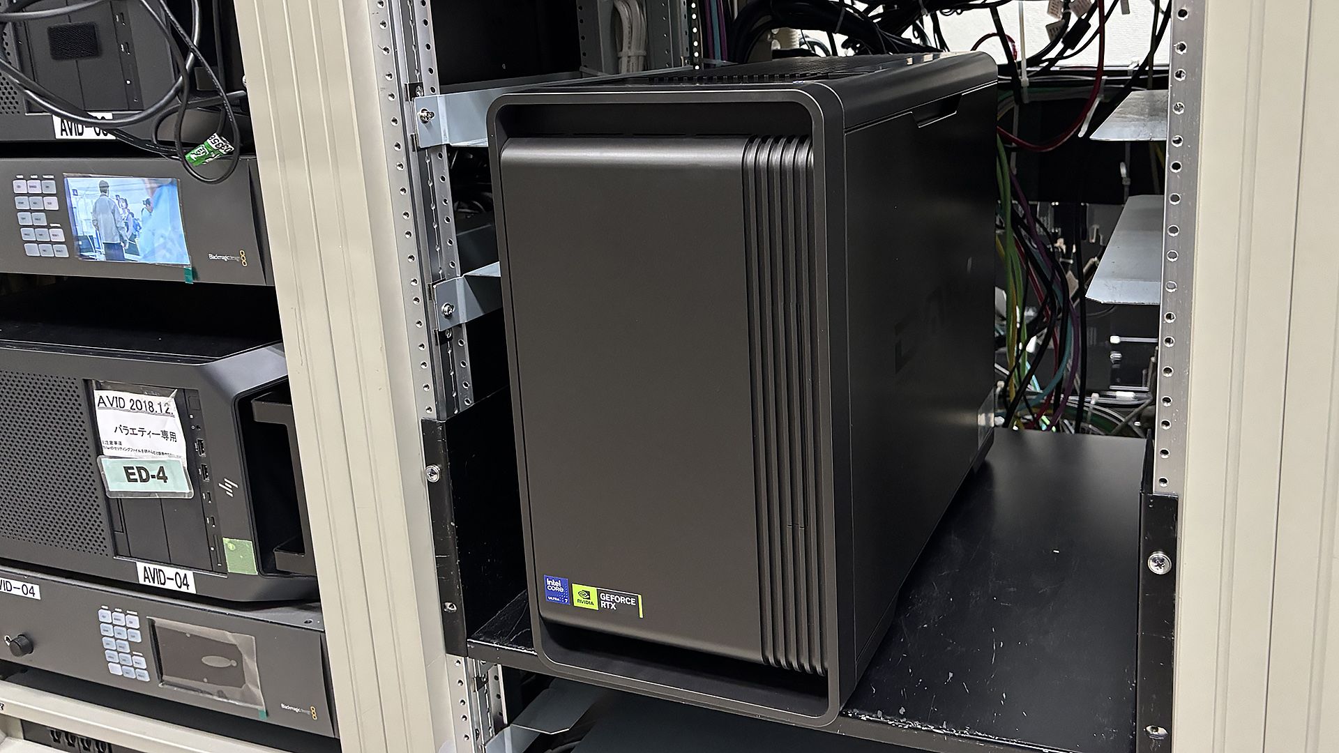 DAIV KM-I7G70を編集室のネットワーク内に設置