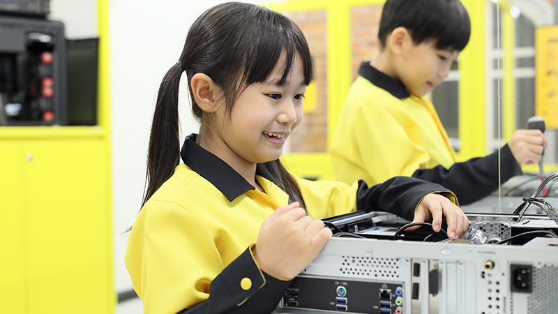 「パソコン工場」in キッザニア甲子園