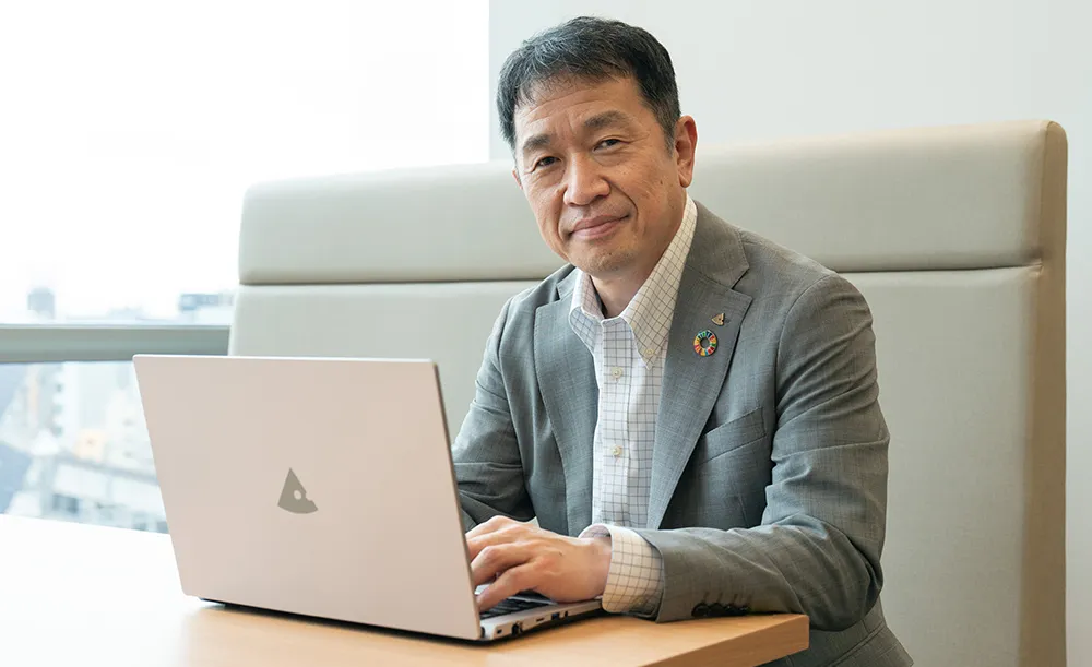 代表取締役社長　軣 秀樹