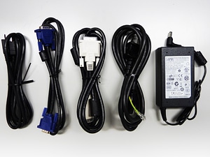 HDMIケーブル、D-SUBケーブル、DVI-Dケーブル