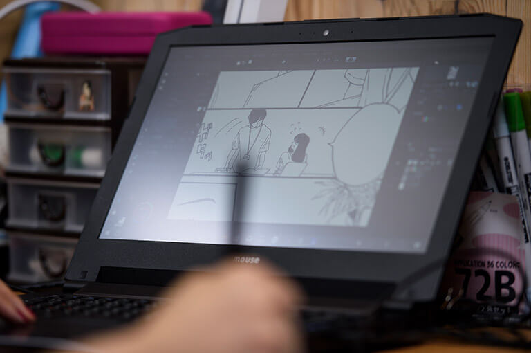 PCでの制作風景の写真